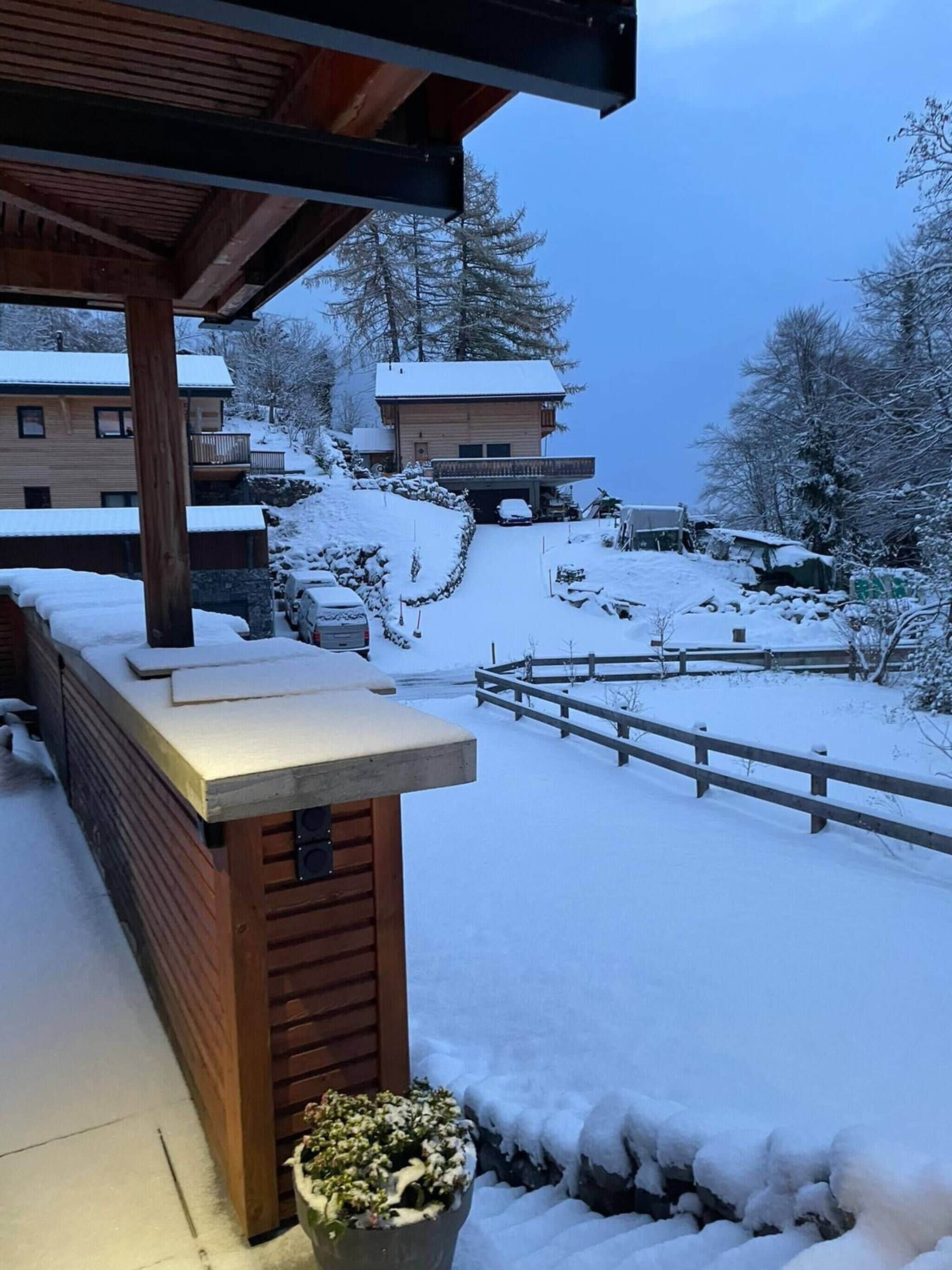 المنطقة المحيطة بالمنشأة