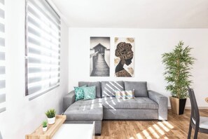 TV - La Zarza - modern 2 bedroom apartment (Los Llanos)