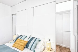 Iron/ironing board, travel cot, WiFi, bed sheets - La Zarza - modern 2 bedroom apartment (Los Llanos)