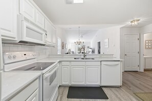 Fridge, microwave, oven, stovetop - TB 33C True Blue Condo on Blue Stem Drive (Pawleys Island)