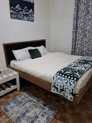 1 habitación, tabla de planchar con plancha, wifi y ropa de cama