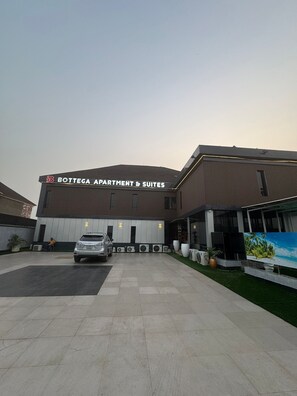 Exterior - Bottega Apartment & Suites (Asaba)