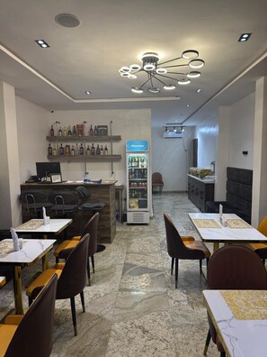 Restaurant - Bottega Apartment & Suites (Asaba)