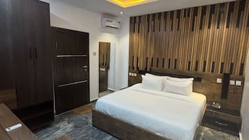 Standard Room | Desk, laptop workspace, free WiFi