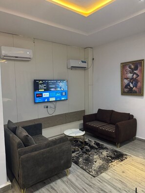 Presidential Suite | Living area - Bottega Apartment & Suites (Asaba)