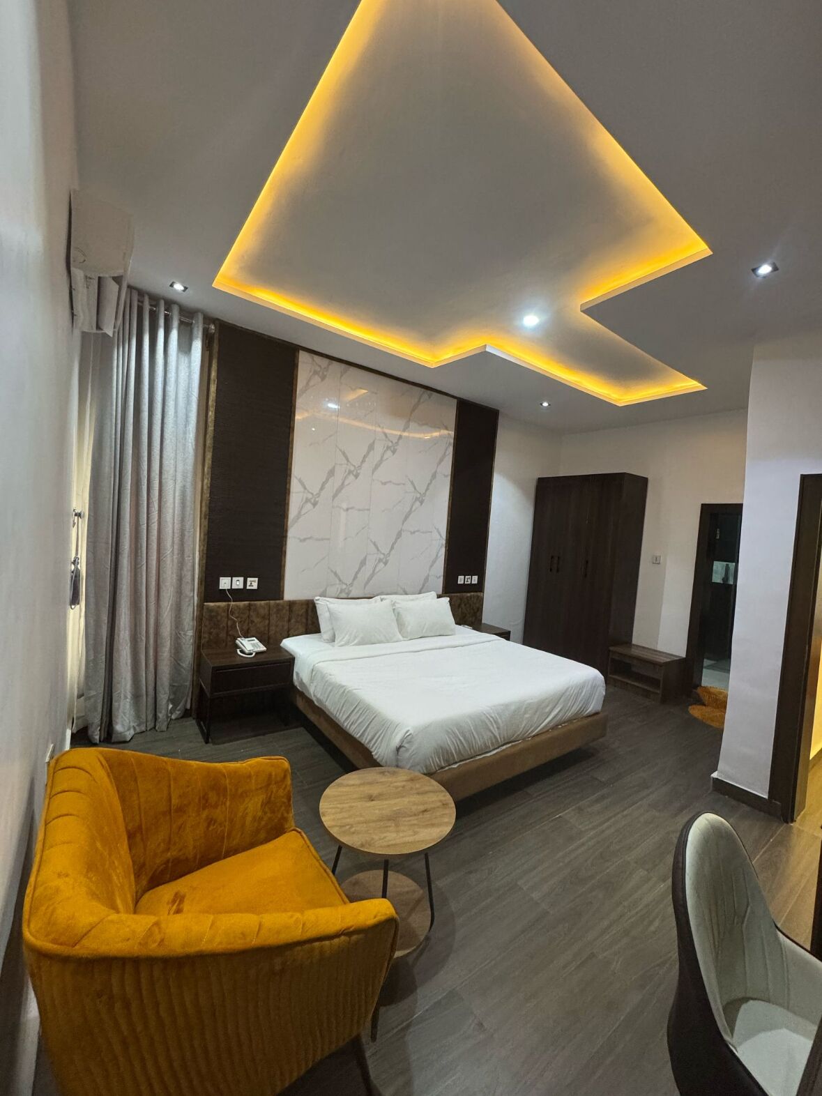 Svit Superior | Skrivbord, arbetsyta för laptop och gratis wi-fi