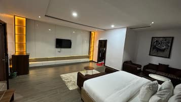 Desk, laptop workspace, free WiFi