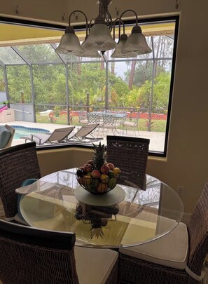 Dining - Heated pool, private 3-bedroom, 2-bath house with AC in serene North Port (North Port)