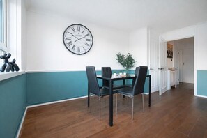 Dining - Spacious 3 Bed Flat Kensington Apartment (London)