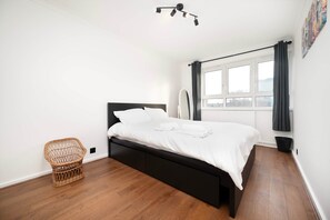 3 bedrooms, iron/ironing board, WiFi, bed sheets - Spacious 3 Bed Flat Kensington Apartment (London)