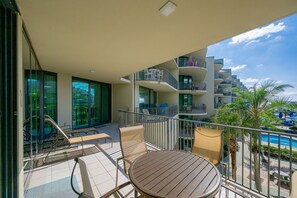 Condo, 2 Bedrooms | Outdoor dining - Phoenix On The Bay 1320 2 Bedroom Condo (Orange Beach)