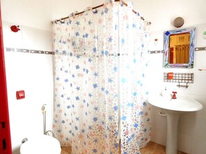 Shower - Casa com muito lazer a 100m da Praia de Guaecá/SP (São Sebastião)