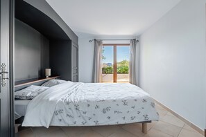 4 habitaciones, tabla de planchar con plancha y wifi gratis 