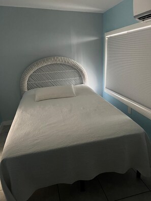 2 bedrooms, WiFi (free), bed sheets - Escape to Sailors Paradise in Marathon FL (Marathon)