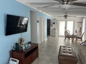 Living area - Escape to Sailors Paradise in Marathon FL (Marathon)