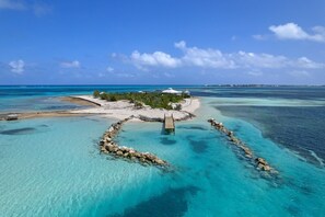 Beach - Johnny’s Cay: A Private Island Escape Beyond Compare (Hope Town)