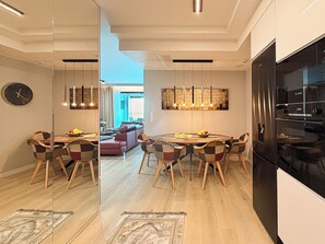 Luxury Studio Suite, Sea View | In-room dining - Baltic Infinity (Międzyzdroje)