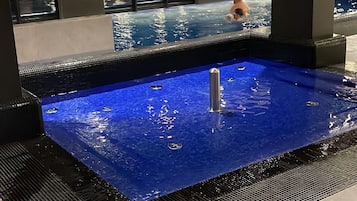 Exercise/lap pool