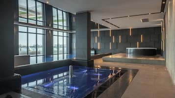 Indoor spa tub