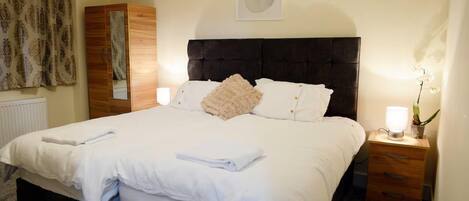 3 soverom, wi-fi (inkludert) og sengetøy