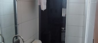 Two-bedroom house very close to the beaches, shopping mall, and water park.
