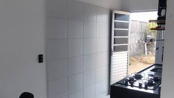 Cooktop, cafeteira/chaleira, liquidificador