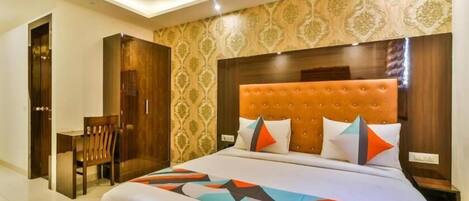 Tremannsrom – familie | Skrivebord, strykejern/-brett og wi-fi (inkludert)