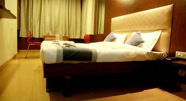 Deluxe Double Room | Desk, iron/ironing board, free WiFi - Hotel Flight Path Near IGI Airport (New Delhi)