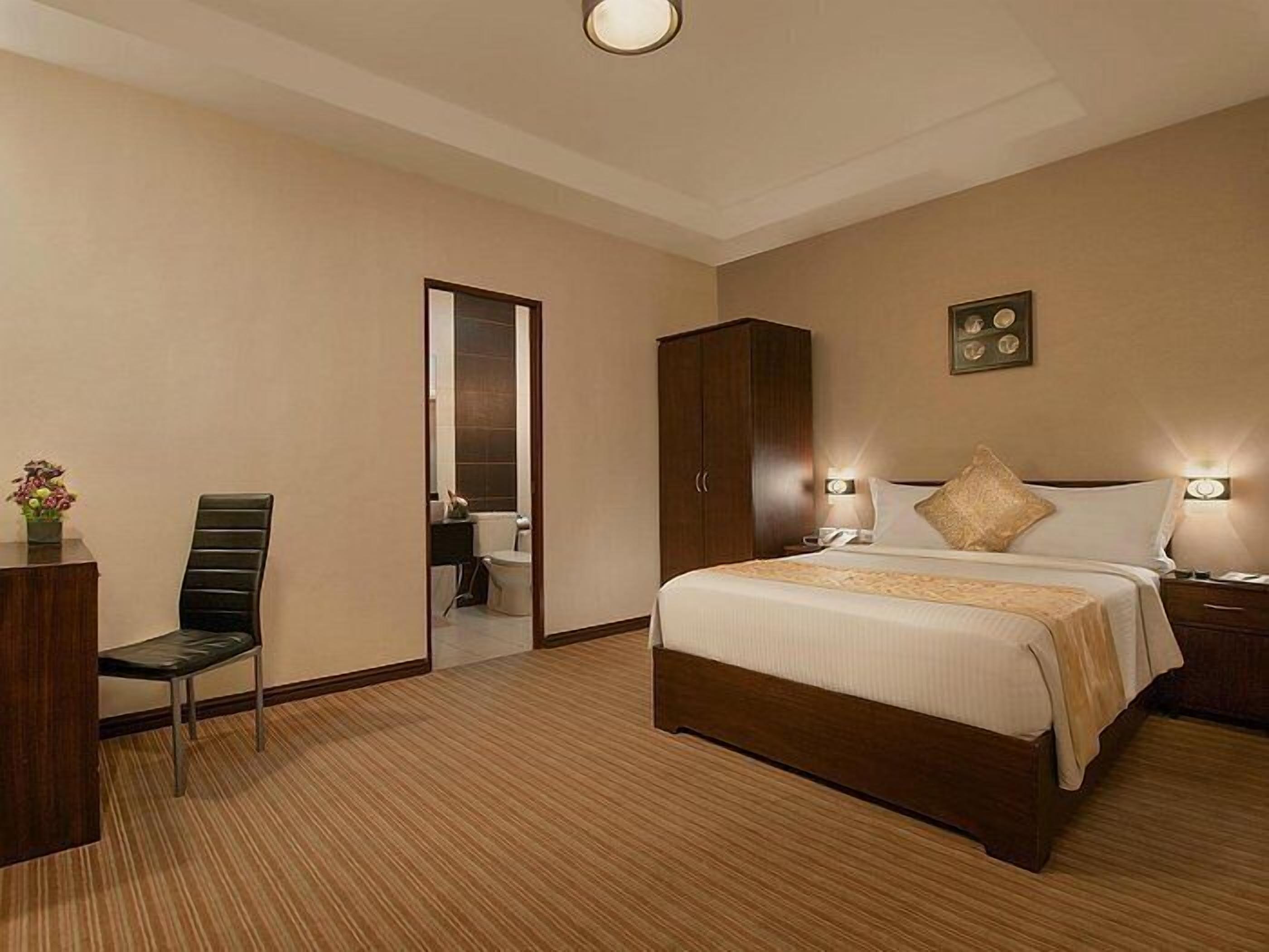 Quarto triplo família | Escrivaninha, ferros/tábuas de passar roupa, Wi-Fi de cortesia