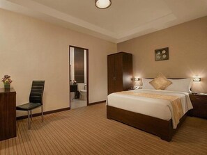 Quarto triplo família | Escrivaninha, ferros/tábuas de passar roupa, Wi-Fi de cortesia