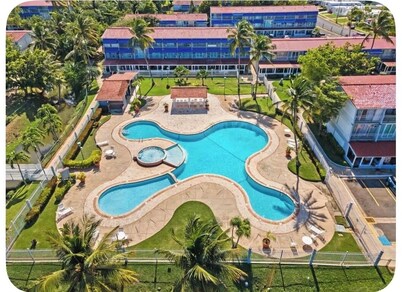 La Villa del Viejo - New on the market, walking distance to the beach!