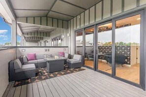 Terrace/patio - Harmony Heights Duo w/ Hot Tub & Skyline Views (Nashville)