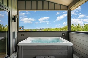 Outdoor spa tub - Harmony Heights Duo w/ Hot Tub & Skyline Views (Nashville)