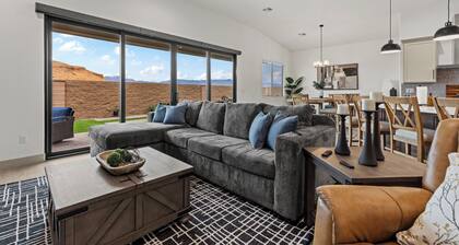 Horizon Luxe Escape | 4BR Home w/ Soaking Tub
