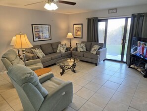TV - 1002 Calm Sands New Property Chateau La Mer II (Destin)