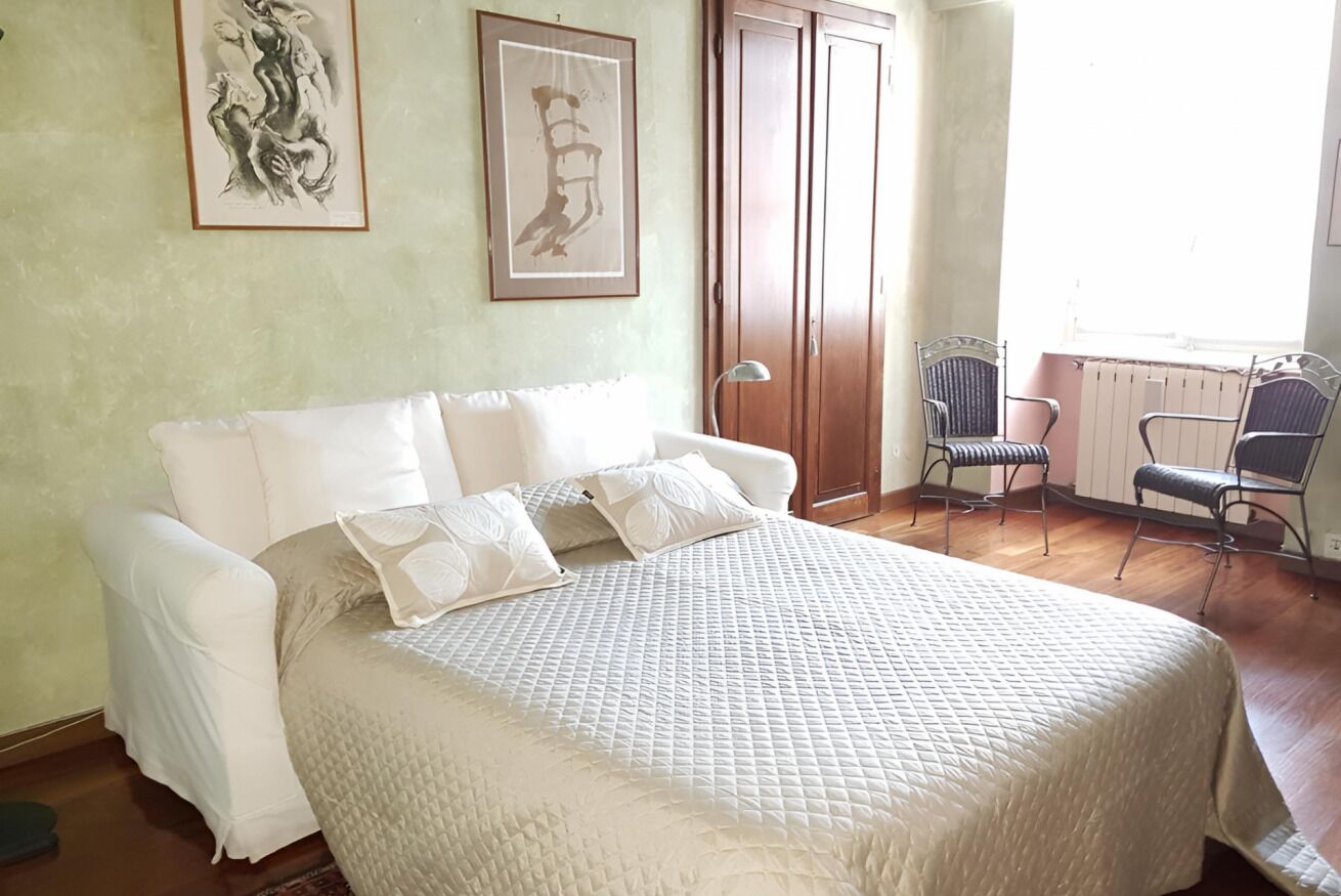 Bureau, fer et planche à repasser, lit parapluie, Wi-Fi gratuit