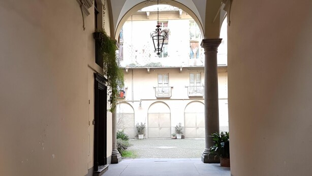 Interior - Elegant Vintage Residence with Retro Charm (Turin)
