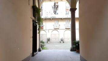 Interni