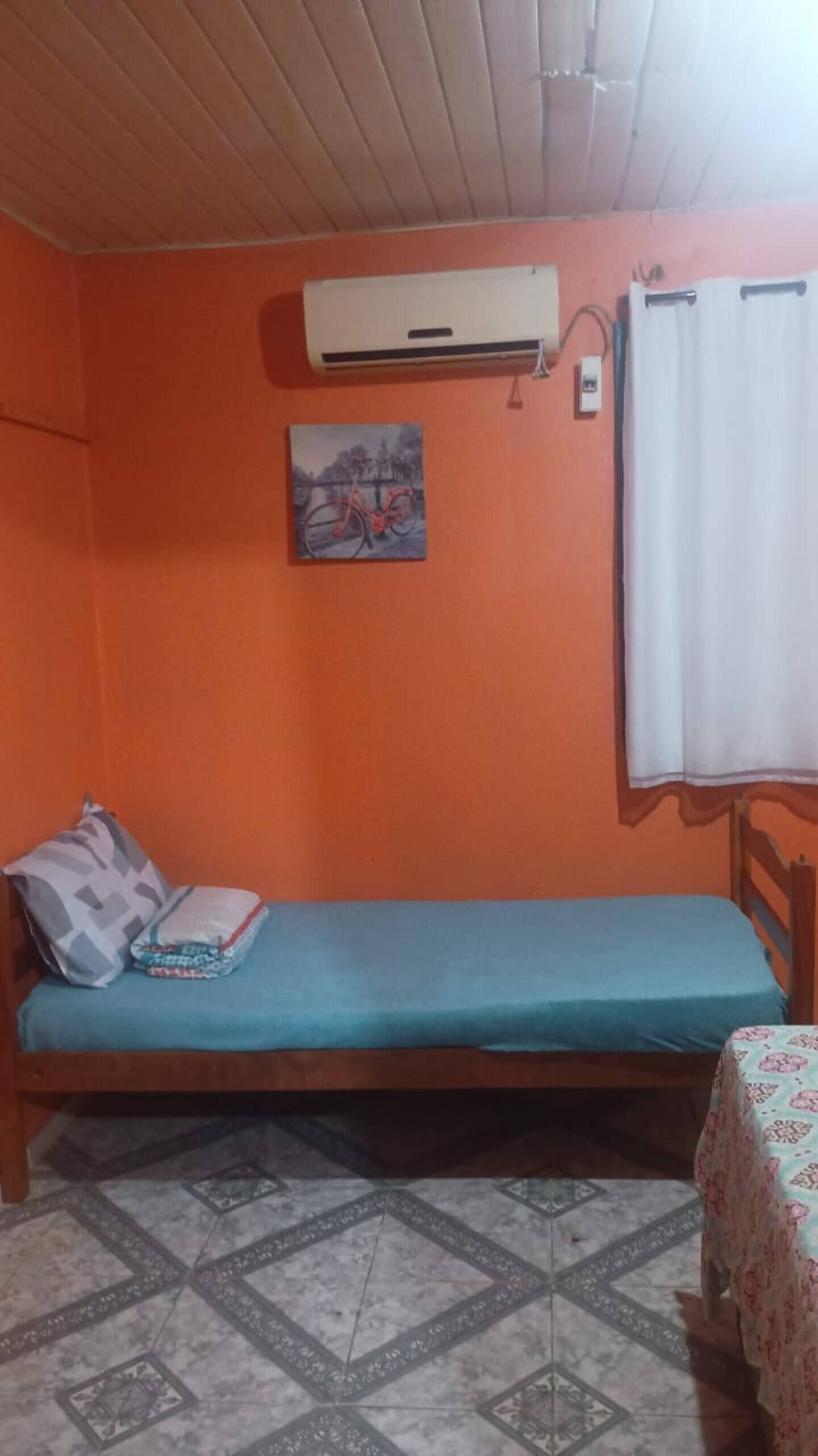 2 bedrooms, iron/ironing board, bed sheets