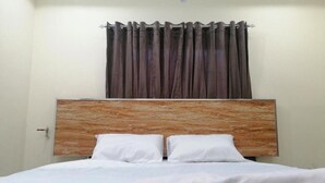 Unclassified image, 2 of 32, button - Navid’s Holiday Resort and Hotel, Murree – Spacious Three-Bedroom Apartment (Ghora Gali)