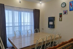 Dining - Navid’s Holiday Resort and Hotel, Murree – Comfortable Two-Bedroom Apartment (Ghora Gali)
