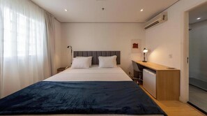 Espace de travail pour ordinateur portable, Wi-Fi gratuit, draps fournis
