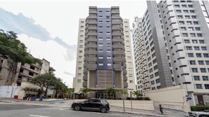 Exterior - Saint Charbel by HX (São Paulo)