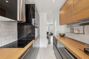 City Apartment, 3 Bedrooms, Non Smoking, Courtyard View | Private kitchen | Espresso maker, coffee/tea maker, electric kettle, toaster - Stylish 3BR Near Tuileries Gardens (Paris)