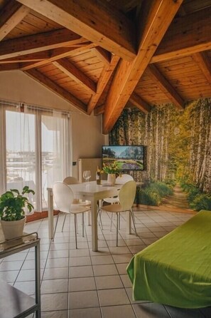 Dining - Birch Tree Apartment - Peaceful & Happy Stay (Riva del Garda)