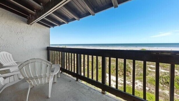 Property grounds - Island House I205: Oceanfront, steps to pool, budget friendly (Saint Augustine)