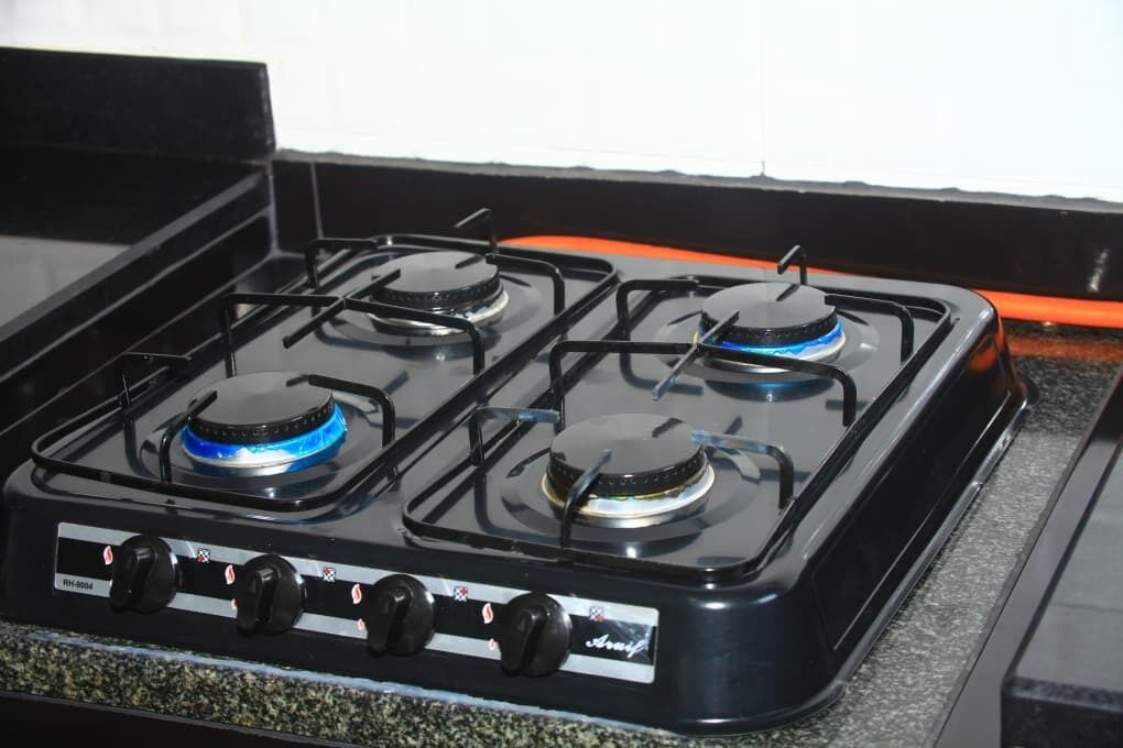 Comfort Apartment, Patio, Garden View | Private kitchen | Full-sized fridge, microwave, oven, stovetop