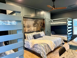 Bureau, fer et planche à repasser, lit parapluie, Wi-Fi gratuit