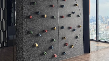 Room, 1 Bedroom, Balcony, Garden View | Interior