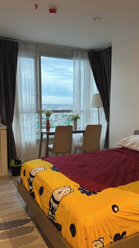 Room-next to the Subway, Huaikhwang's mo